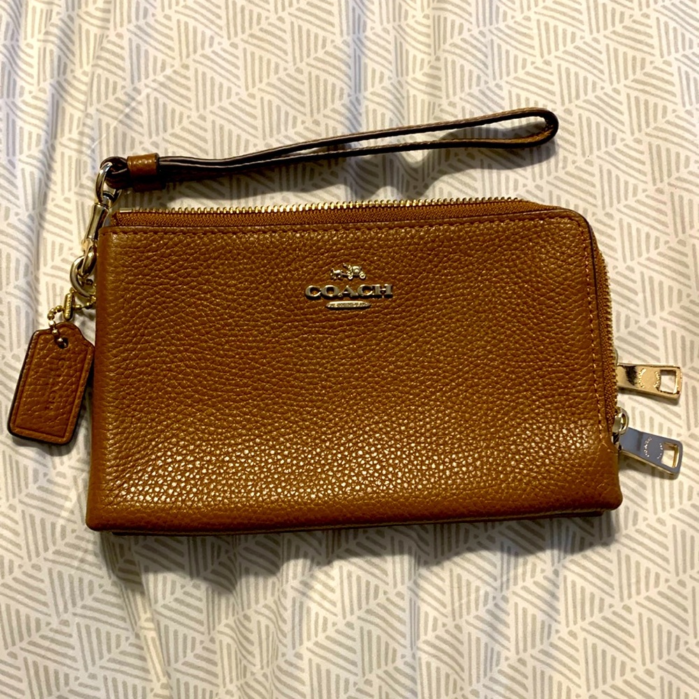 NEW  brown coach clutch